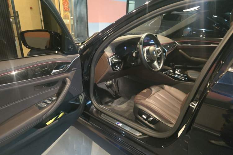 Used BMW 5 Series 2020 525Li M Sport Package Driver Seat