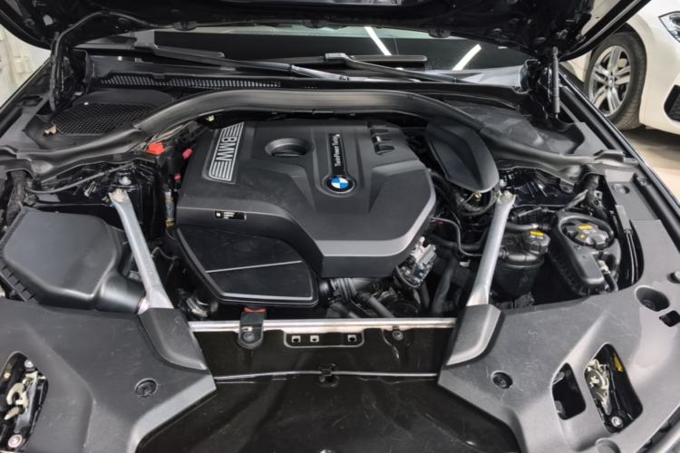 Used BMW 5 Series 2020 525Li M Sport Package Engine Bay