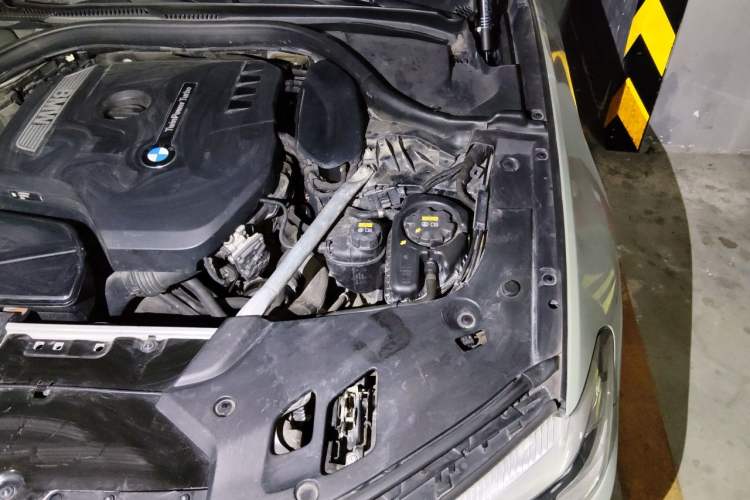 Used BMW 5 Series 2020 525Li M Sport Package Engine Bay Left