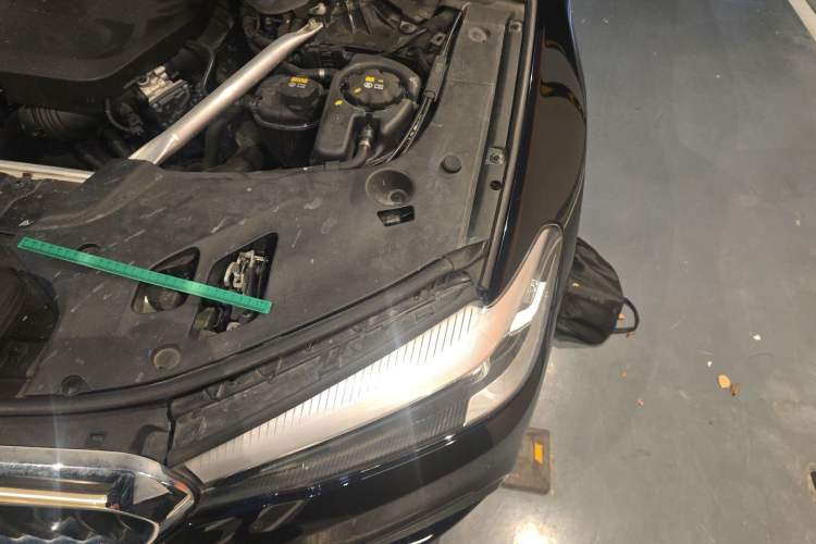 Used BMW 5 Series 2020 525Li M Sport Package Engine Bay Left