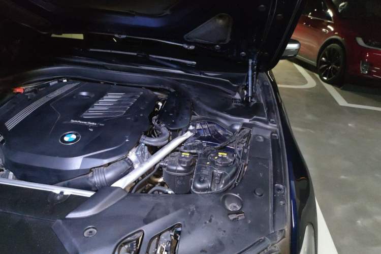 Used BMW 5 Series 2020 540i Sport Line M Sport Package Engine Bay Left