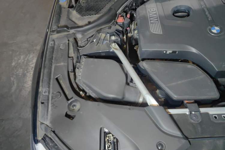 Used BMW 5 Series 2020 530Li Executive M Sport Package Engine Bay Right