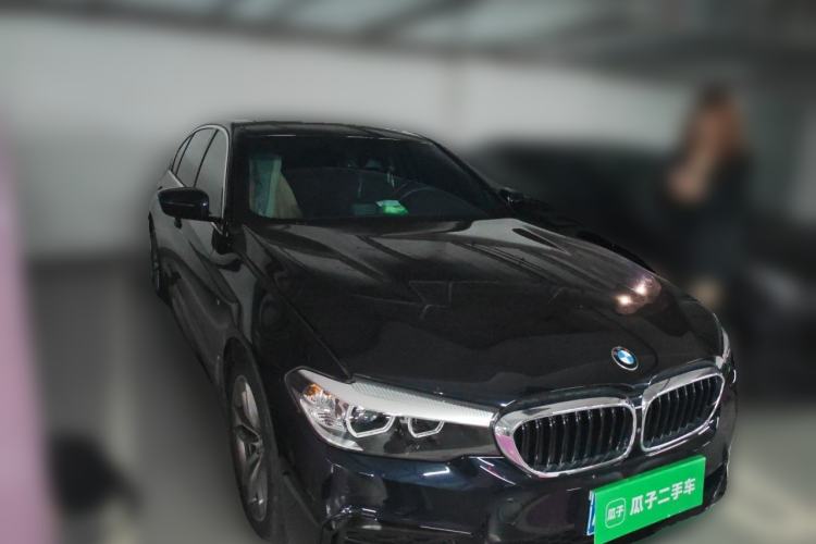 Used BMW 5 Series 2020 525Li M Sport Package Front Right 45 Deg