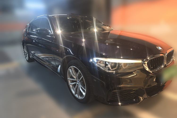 Used BMW 5 Series 2020 525Li M Sport Package Front Right 45 Deg
