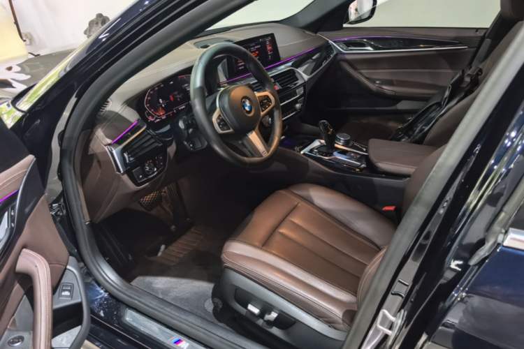 Used BMW 5 Series 2020 525Li M Sport Package Left Front Seat