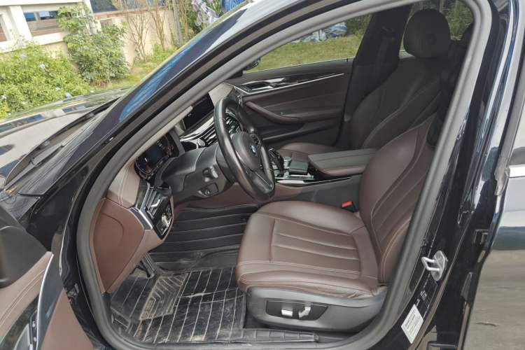 Used BMW 5 Series 2020 525Li M Sport Package Left Front Seat