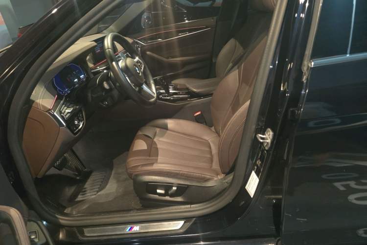 Used BMW 5 Series 2020 525Li M Sport Package Left Front Seat