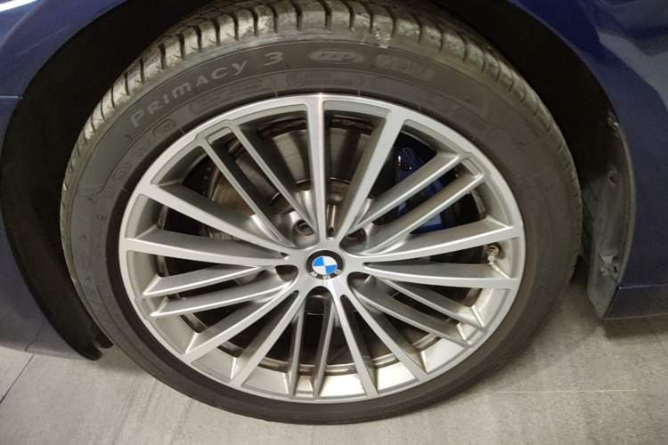 Used BMW 5 Series 2020 530i M Sport Package Left Front Wheel Hub