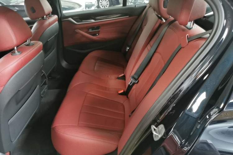 Used BMW 5 Series 2020 530Li Leading Model M Sport Package Left Rear Seat