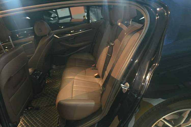 Used BMW 5 Series 2020 525Li M Sport Package Left Rear Seat