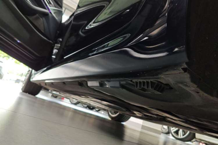 Used BMW 5 Series 2020 530i Sport Line M Sport Package Left Side Sill