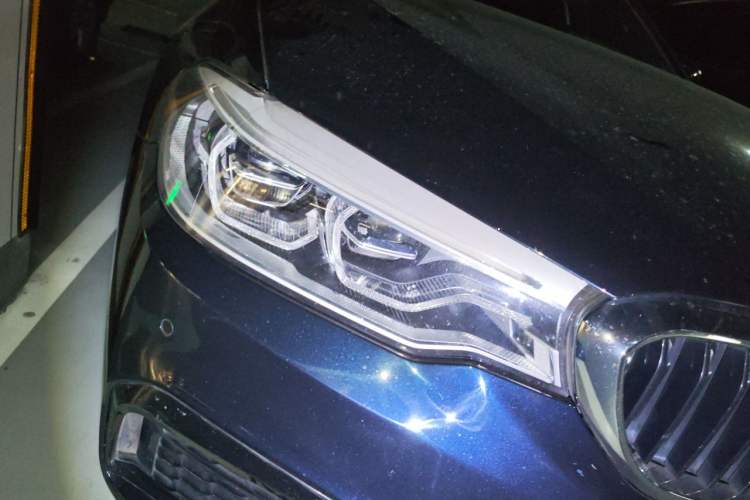Used BMW 5 Series 2020 530Li Luxury Edition M Sport Package Right Front Headlight