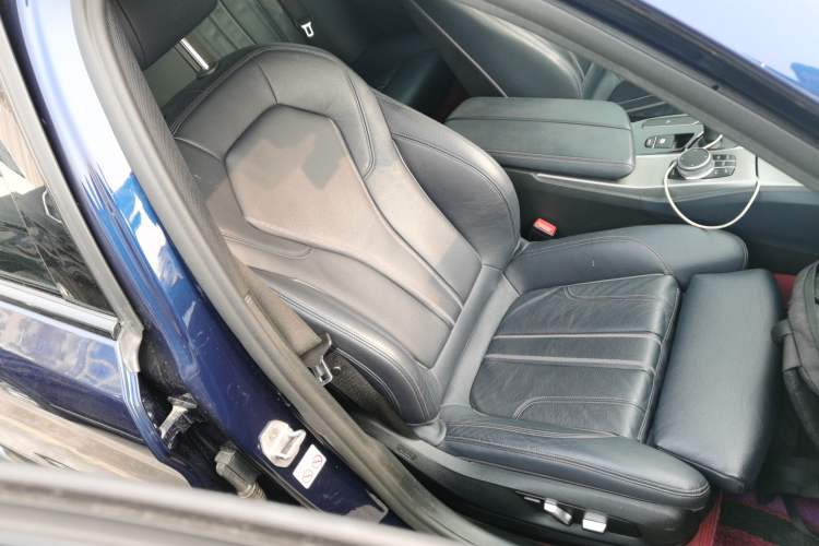 Used BMW 5 Series 2020 525i M Sport Package Right Front Seat