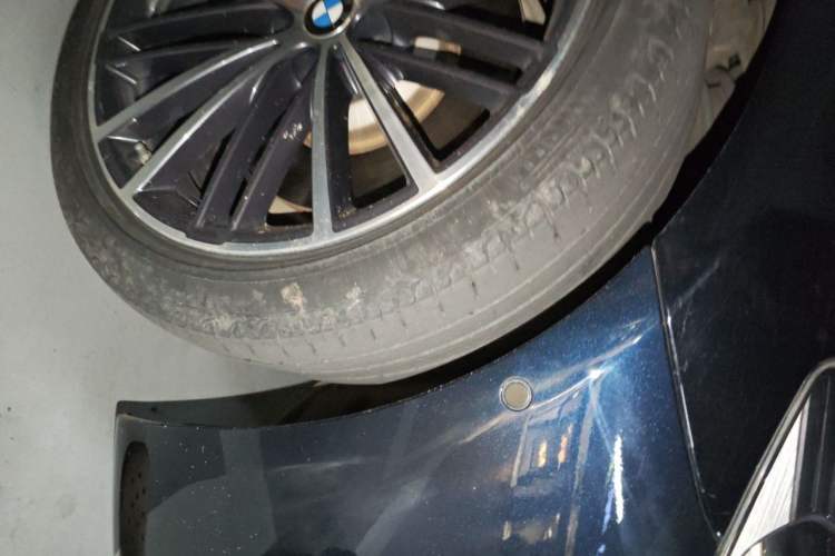 Used BMW 5 Series 2020 530Li Luxury Edition M Sport Package Right Front Wheel Hub