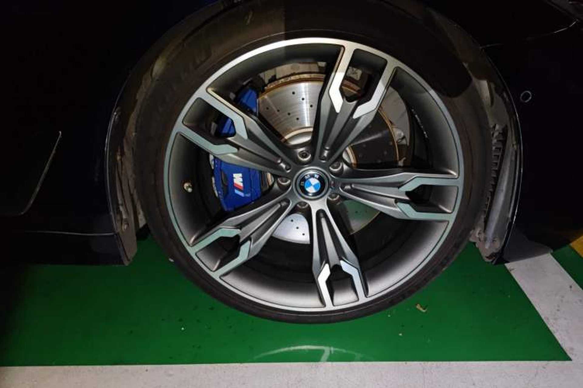 Used BMW 5 Series 2020 540i Sport Line M Sport Package Right Front Wheel Hub