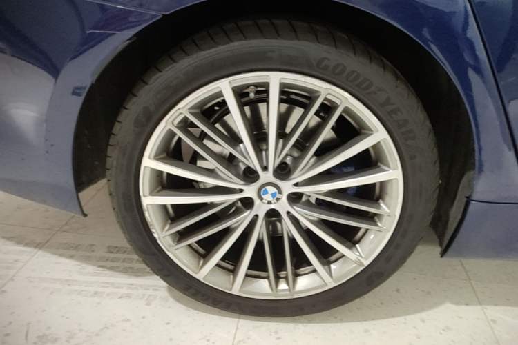 Used BMW 5 Series 2020 530i M Sport Package Right Rear Wheel Hub