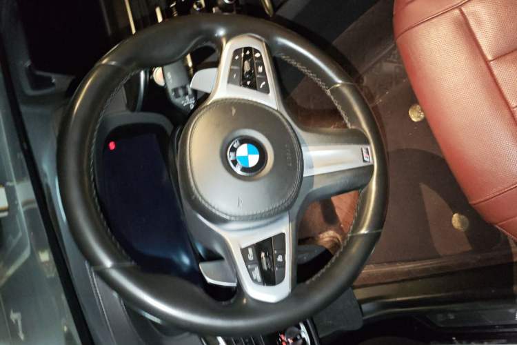 Used BMW 5 Series 2020 530Li Luxury Edition M Sport Package Steering Wheel