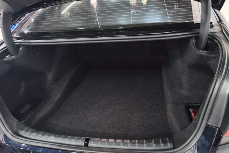 Used BMW 5 Series 2020 525Li M Sport Package Trunk