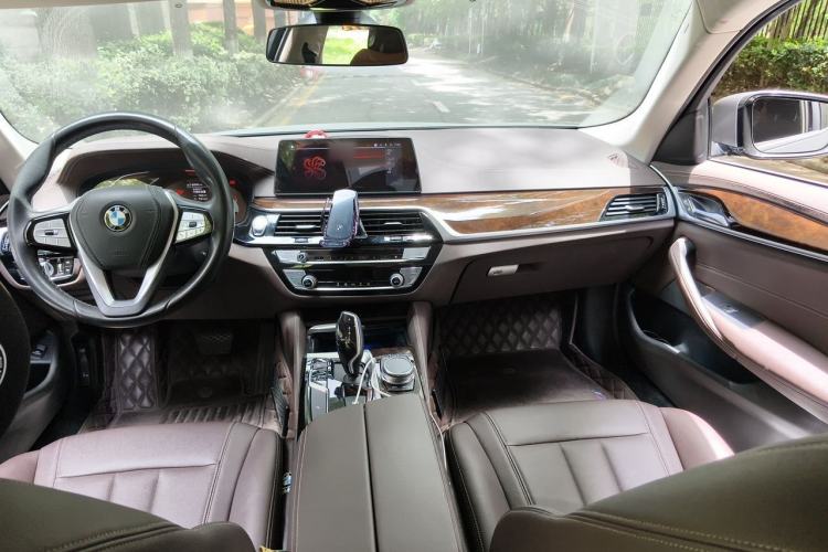 Used BMW 5 Series 2020 525Li Luxury Package Center Console