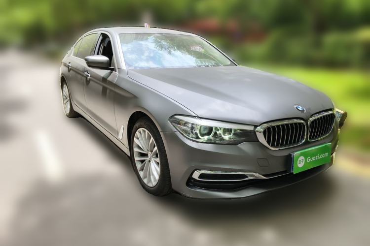 Used BMW 5 Series 2020 525Li Luxury Package Front Right 45 Deg