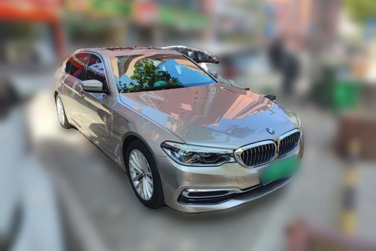 Used BMW 5 Series 2020 530Li Leading Edition Luxury Package Front Right 45 Deg
