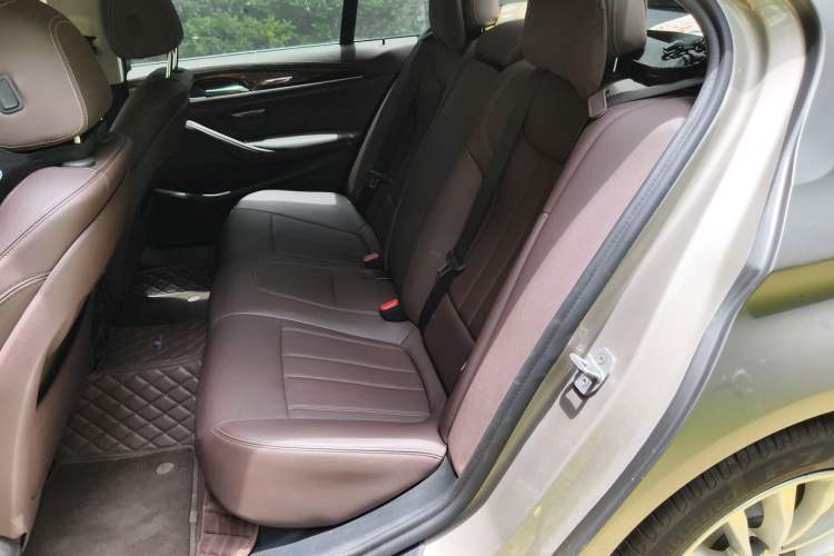 Used BMW 5 Series 2020 525Li Luxury Package Left Rear Seat