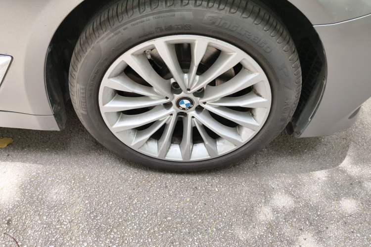 Used BMW 5 Series 2020 525Li Luxury Package Right Front Wheel Hub