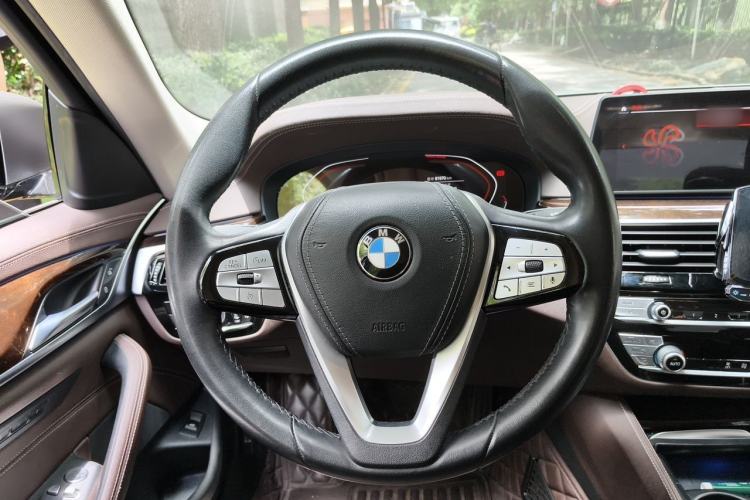 Used BMW 5 Series 2020 525Li Luxury Package Steering Wheel