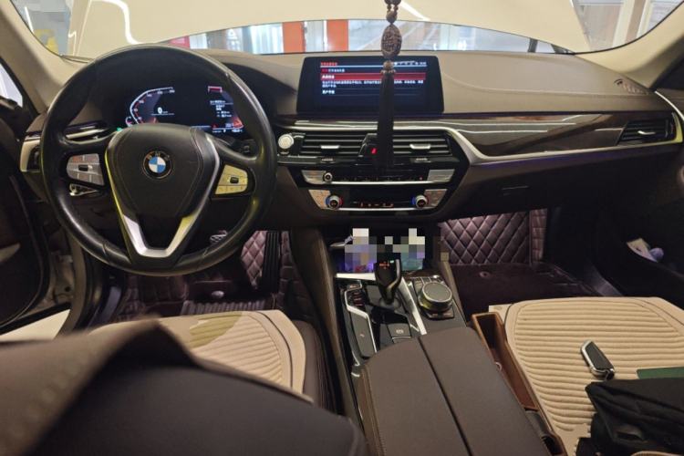 Used BMW 5 Series 2020 525Li Luxury Package Center Console