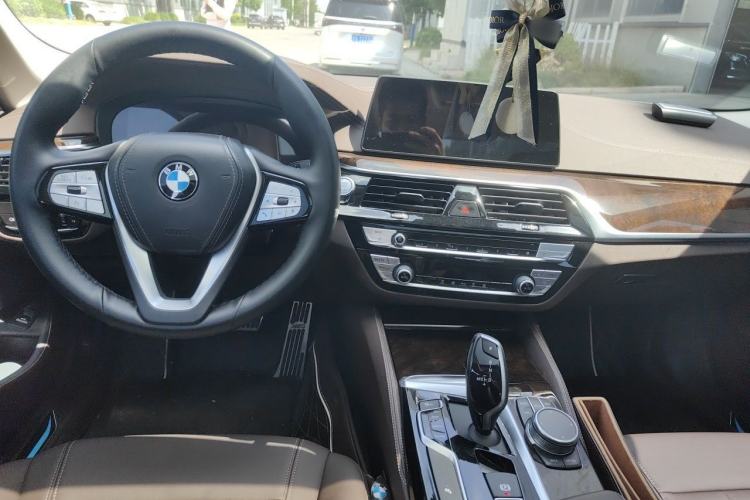 Used BMW 5 Series 2020 525Li Luxury Package Center Console