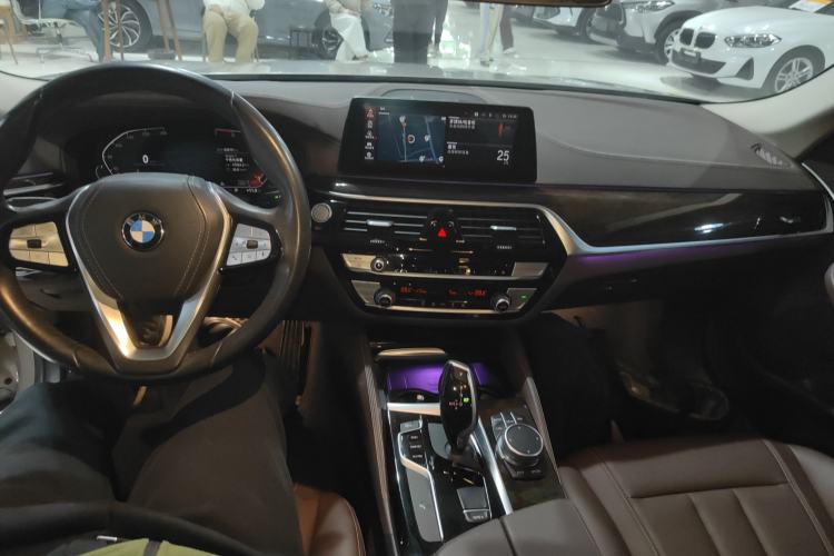 Used BMW 5 Series 2020 525Li Luxury Package Center Console