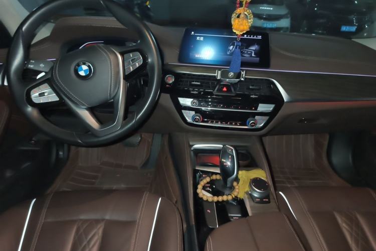 Used BMW 5 Series 2020 530Li xDrive Luxury Package Center Console