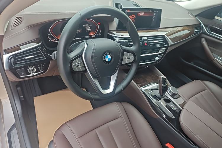 Used BMW 5 Series 2020 525Li Luxury Package Center Console