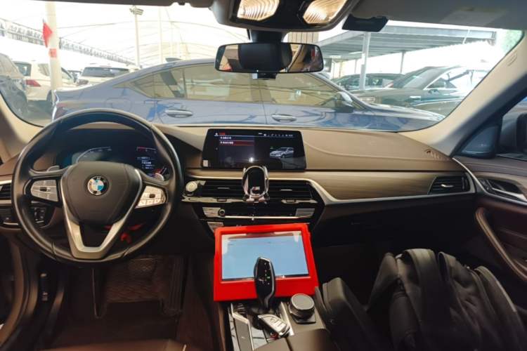 Used BMW 5 Series 2020 530Li Leading Edition Luxury Package Center Console