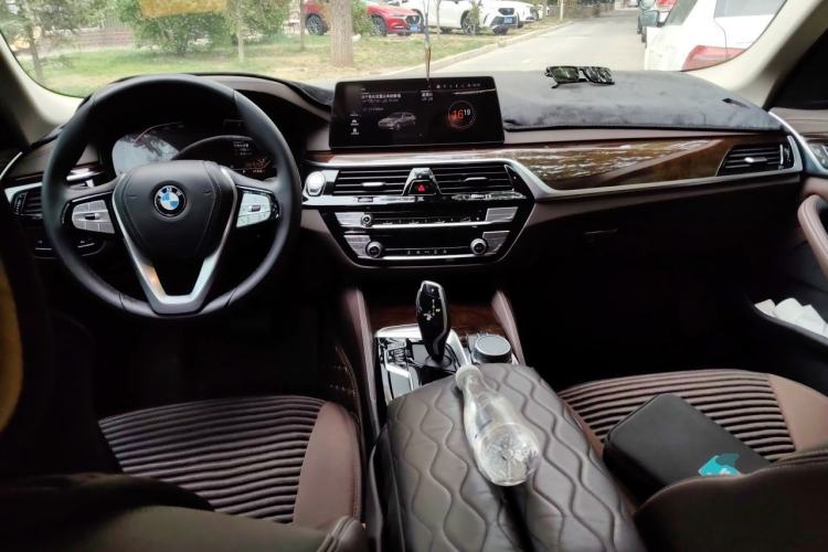 Used BMW 5 Series 2020 525Li Luxury Package Center Console