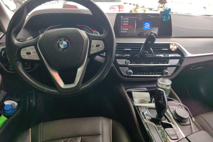 Used BMW 5 Series 2020 530Li Leading Edition Luxury Package Center Console