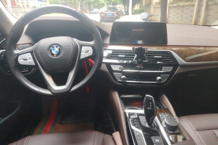 Used BMW 5 Series 2020 530Li Leading Edition Luxury Package Center Console