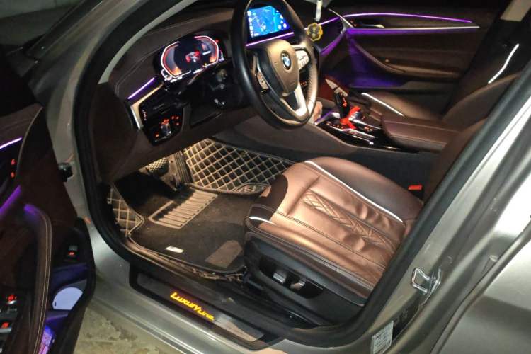 Used BMW 5 Series 2020 530Li Leading Edition Luxury Package Driver Seat