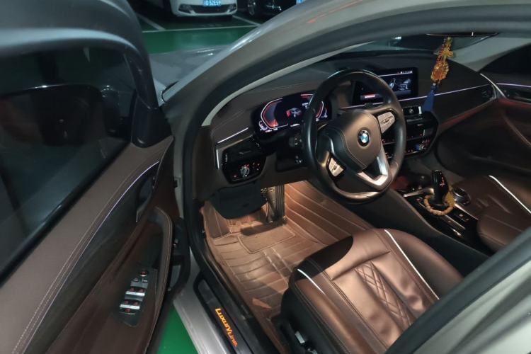 Used BMW 5 Series 2020 530Li xDrive Luxury Package Driver Seat