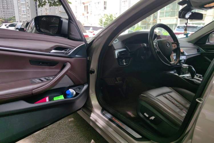 Used BMW 5 Series 2020 530Li Leading Edition Luxury Package Driver Seat