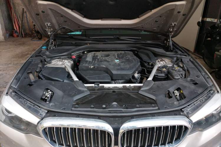 Used BMW 5 Series 2020 525Li Luxury Package Engine Bay