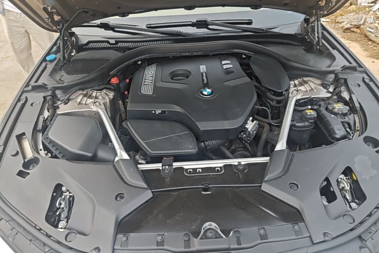 Used BMW 5 Series 2020 525Li Luxury Package Engine Bay