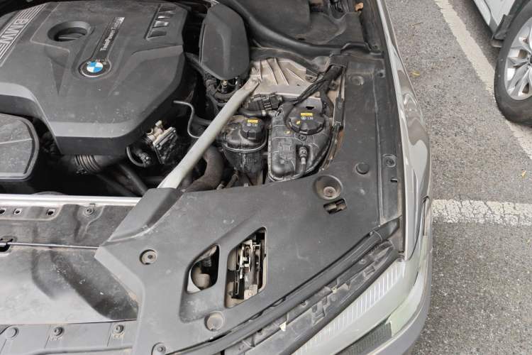 Used BMW 5 Series 2020 525Li Luxury Package Engine Bay Left