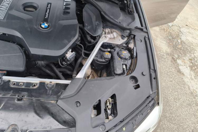 Used BMW 5 Series 2020 525Li Luxury Package Engine Bay Left