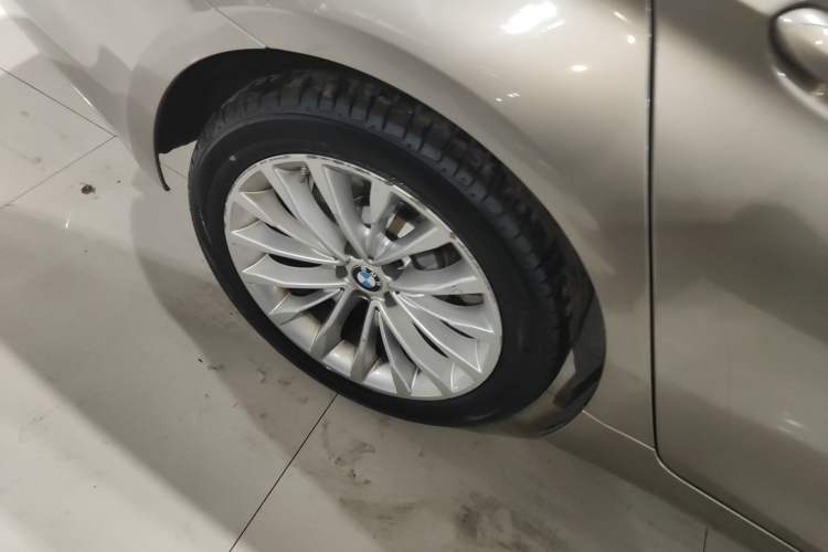 Used BMW 5 Series 2020 525Li Luxury Package Exterior 5