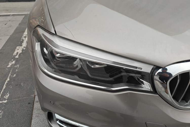Used BMW 5 Series 2020 530Li Luxury Edition Premium Package Exterior 6