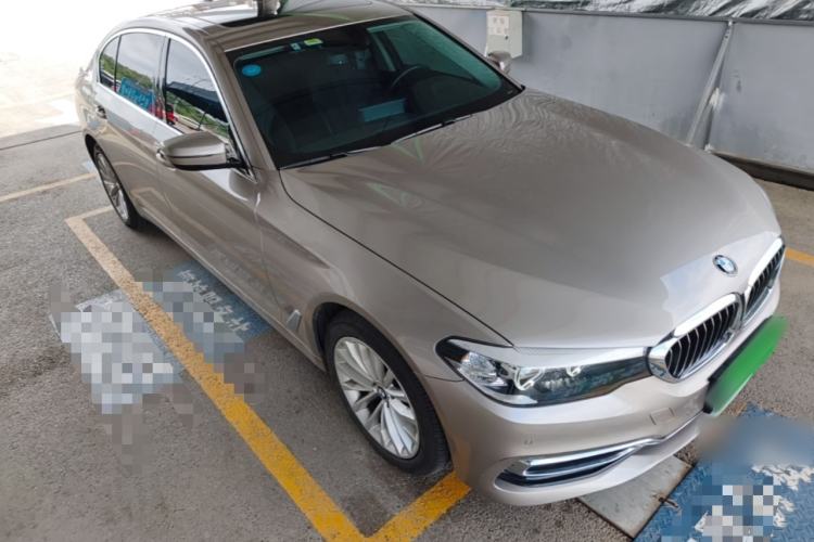 Used BMW 5 Series 2020 525Li Luxury Package Front Right 45 Deg