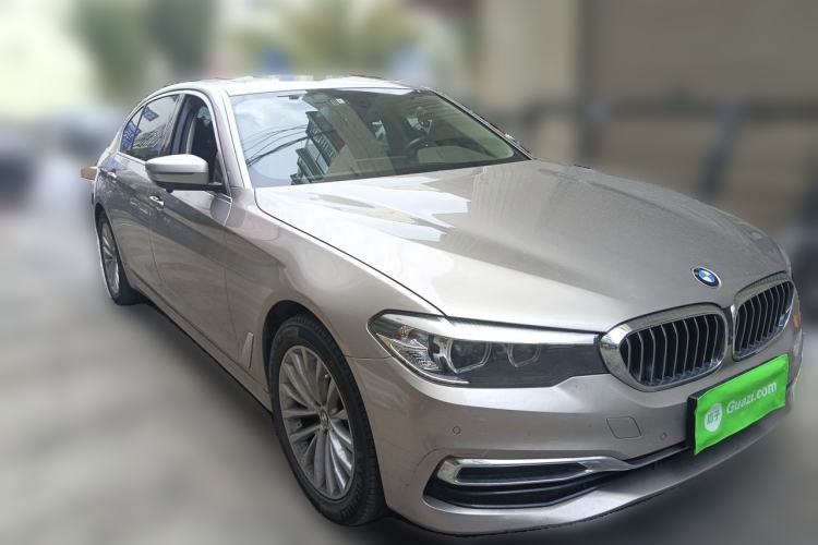 Used BMW 5 Series 2020 525Li Luxury Package Front Right 45 Deg