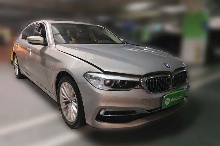 Used BMW 5 Series 2020 525Li Luxury Package Front Right 45 Deg