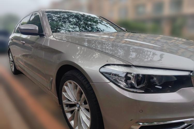 Used BMW 5 Series 2020 525Li Luxury Package Front Right 45 Deg